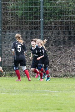 Bild 172 - wBJ SV Henstedt Ulzburg - TSV Sch�nberg : Ergebnis: 5:2